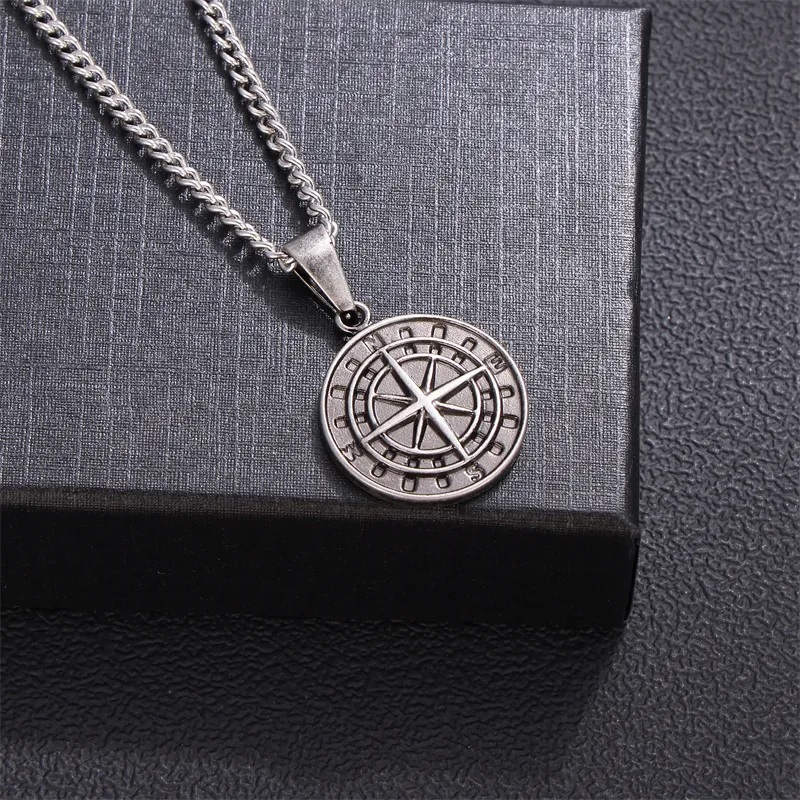 Náhrdelník Compass - Stříbrná